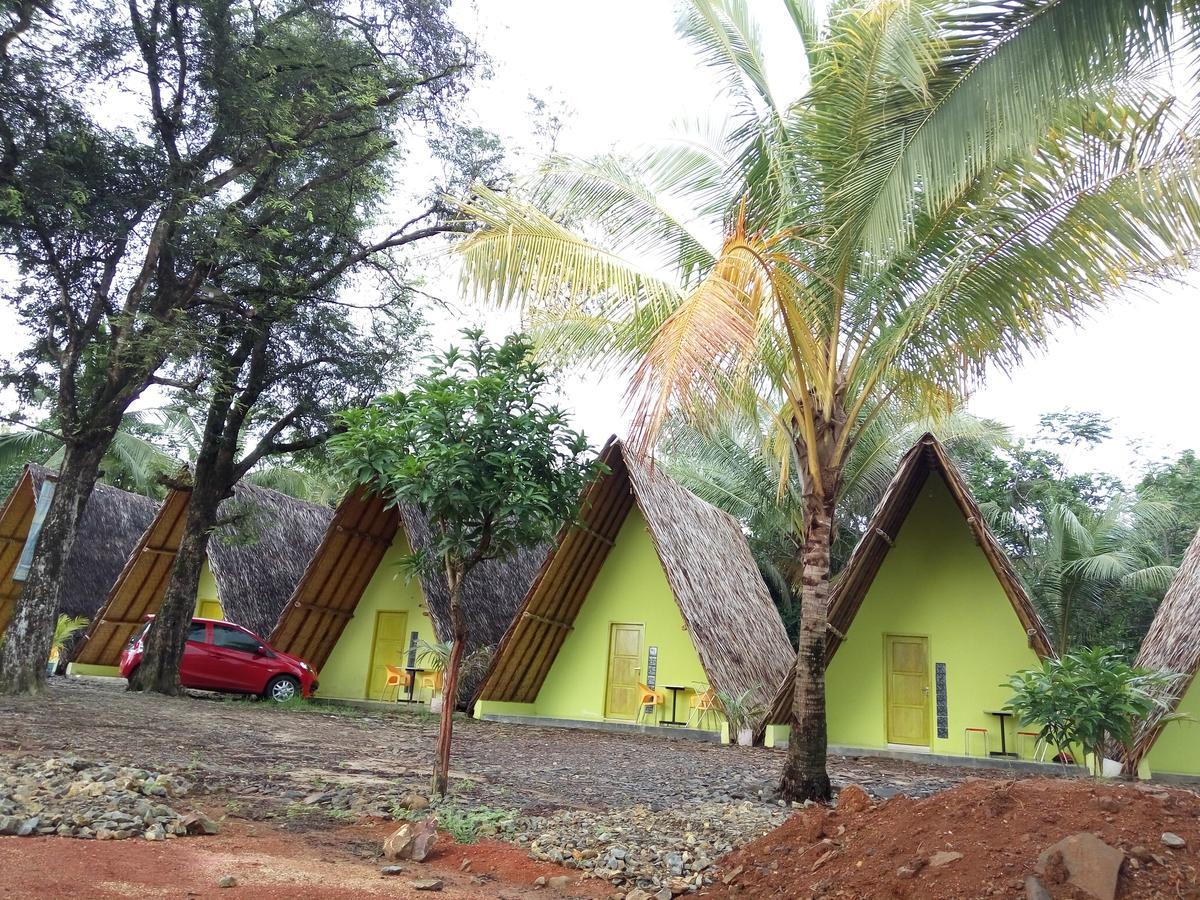 Bunar Tunggal Villa N Resto Anyer Extérieur photo